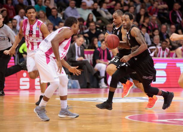 定了他们在 定了他们在