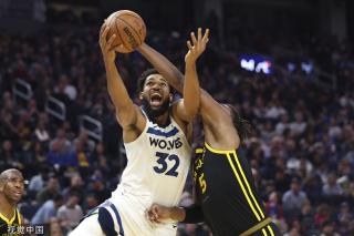 具有深度的 具有深度的